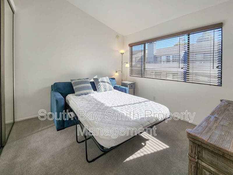 Redondo Beach Condo: 420 Palos Verdes Blvd