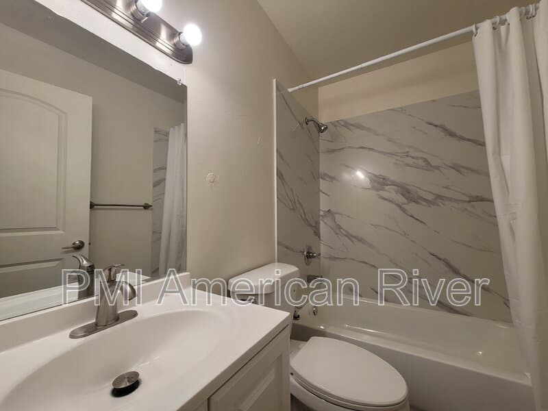Citrus Heights Townhome: 6501 Greenback Ln