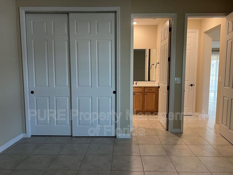 Ocala House: 10376 SW 99th Street
