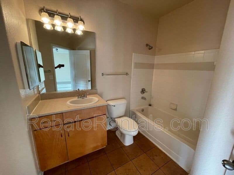 Jacksonville Condo: 8290 Gate Parkway W