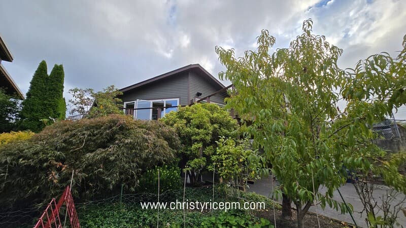 Kirkland House: 609 13th Ave W