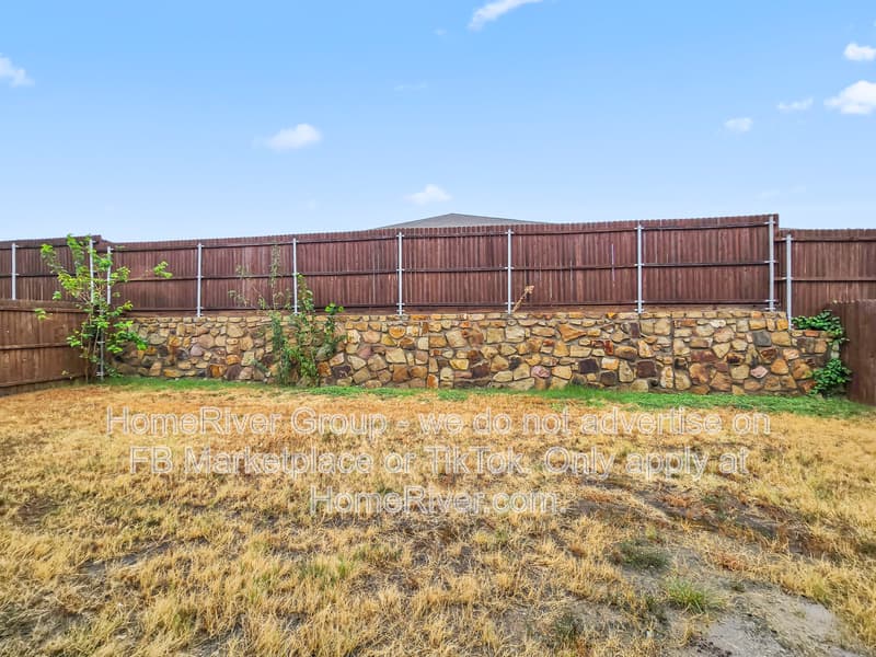 Fort Worth House: 8441 Comanche Springs Dr