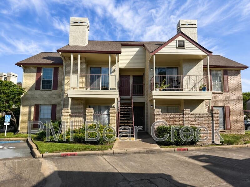 Houston Condo: 2120 El Paseo St