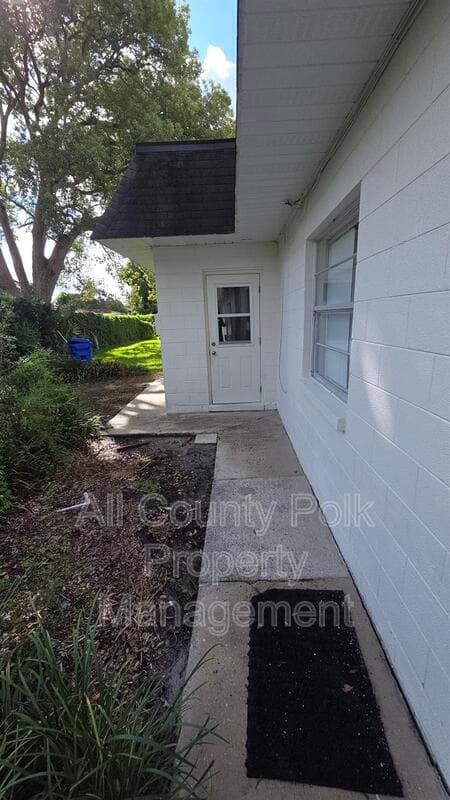 Lakeland Condo: 519 Duchess Ct