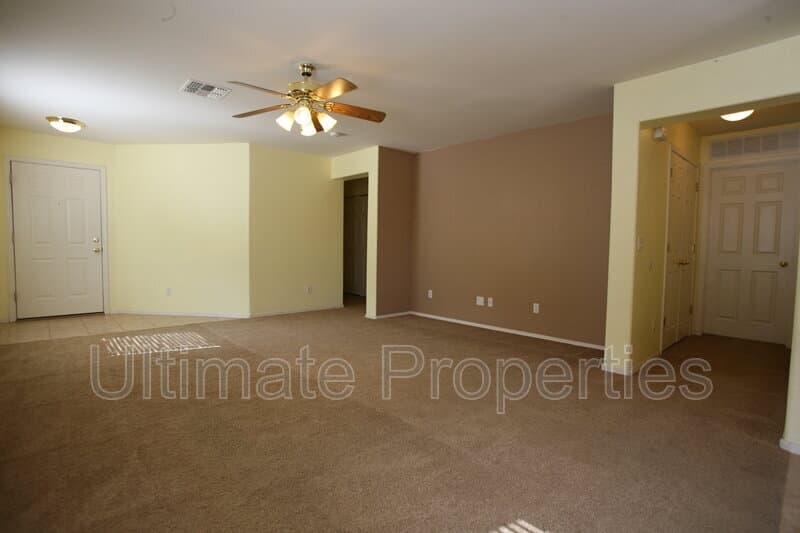 Surprise House: 17476 W Ventura St