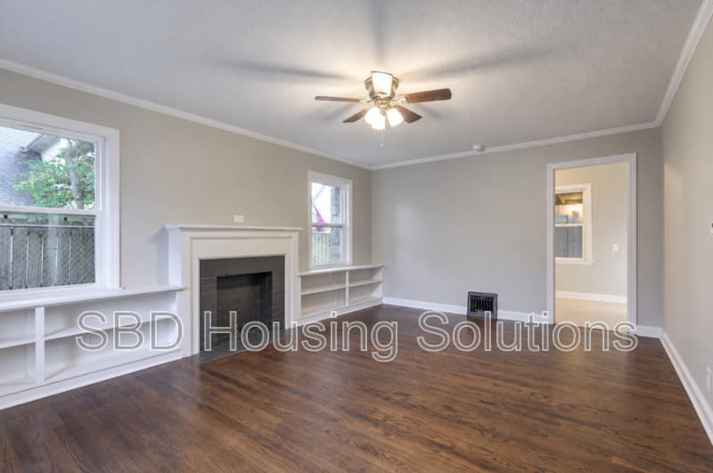Independence House: 1007 S Noland Rd