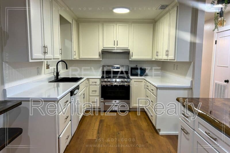 Mobile House: 1480 Repoll Rd