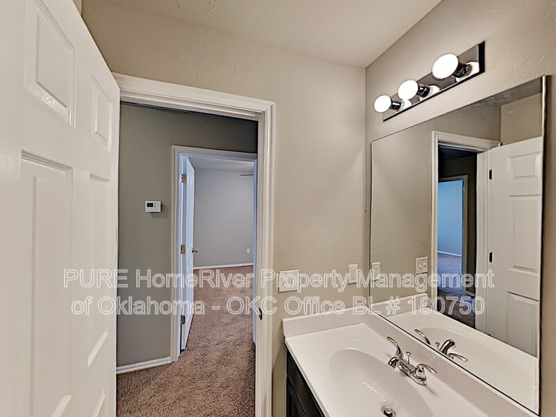 Yukon House: 9304 NW 70th St