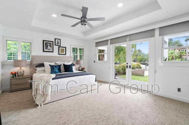 Costa Mesa House: 274 Magnolia St