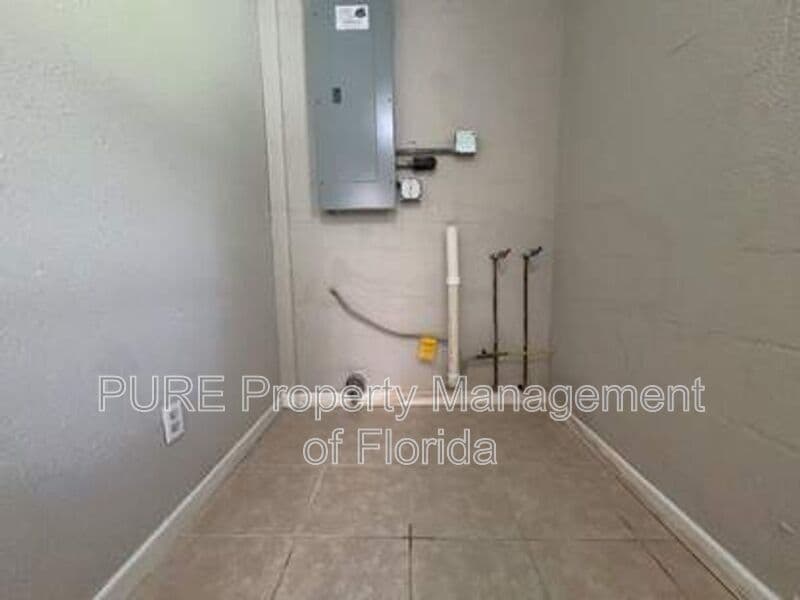 Summerfield House: 13606 SE 48th Court