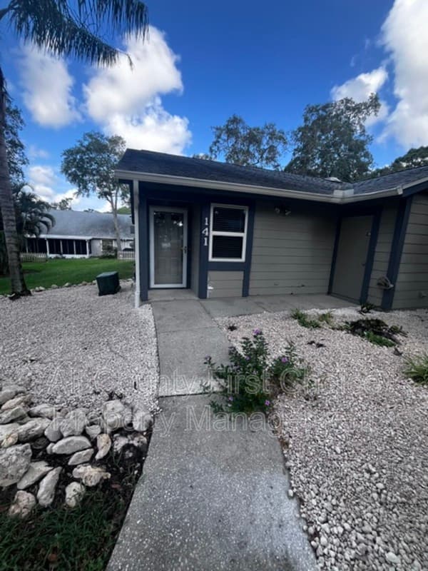 Tarpon Springs House: 39650 US 19 N
