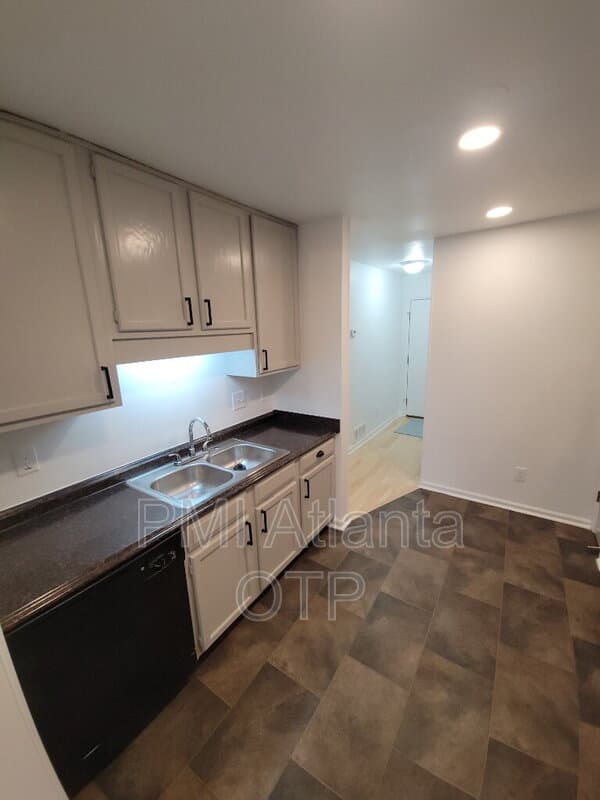 Marietta House: 1782 Millview Dr