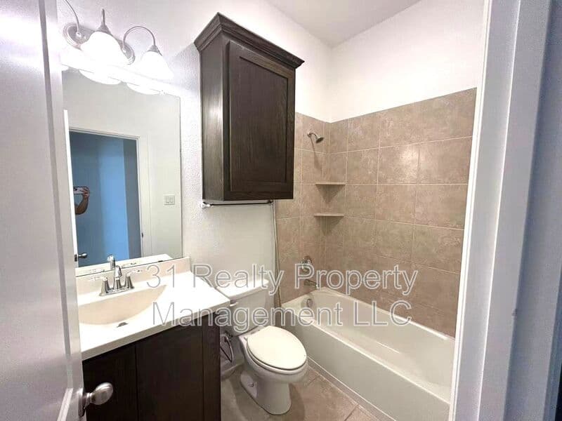 Richardson House: 1134 Alpine Dr
