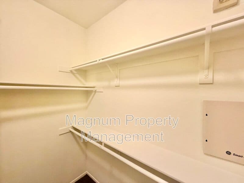 Murrieta House: 35792 Hazelhurst St