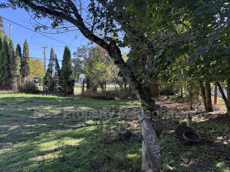Silverton House: 1067 Oak Street - 1