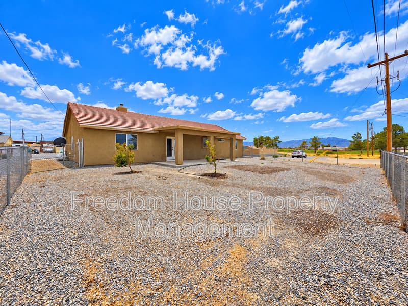 Pahrump House: 410 East Bellville Road