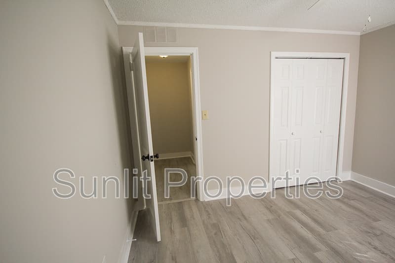 Athens House: 2590 Danielsville Rd