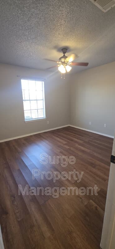 Benbrook Condo: 233 Vista Way