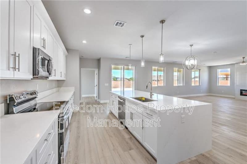 Pahrump House: 6380 Waterford Street