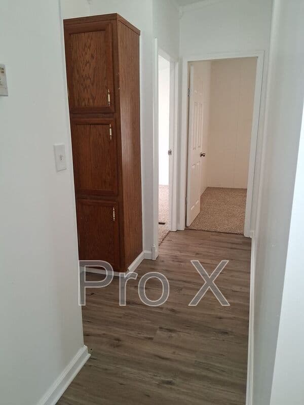 Cave Springs House: 910 Sands Rd