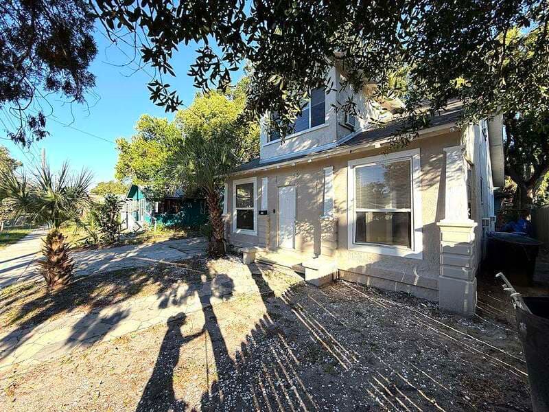 St. Petersburg House: 975 13th Avenue South