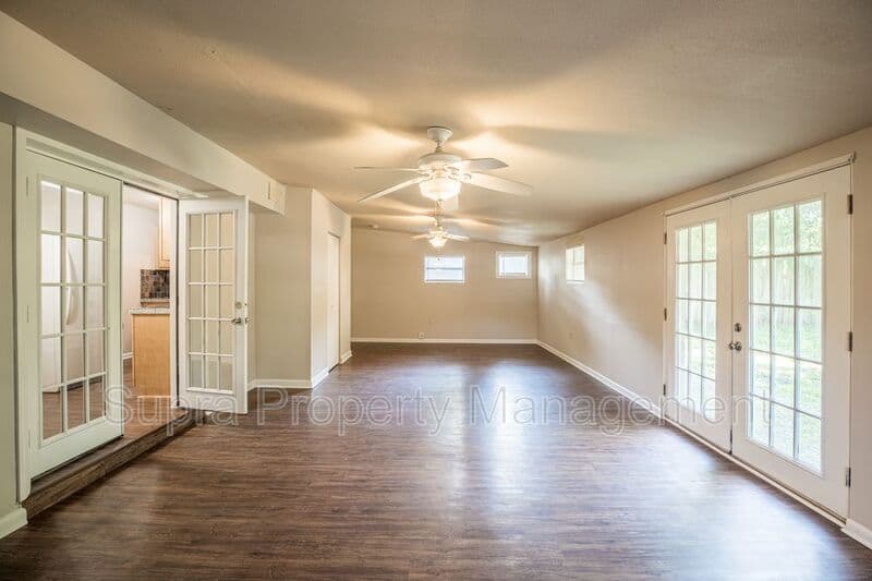 Jacksonville House: 6722 Frye Ave