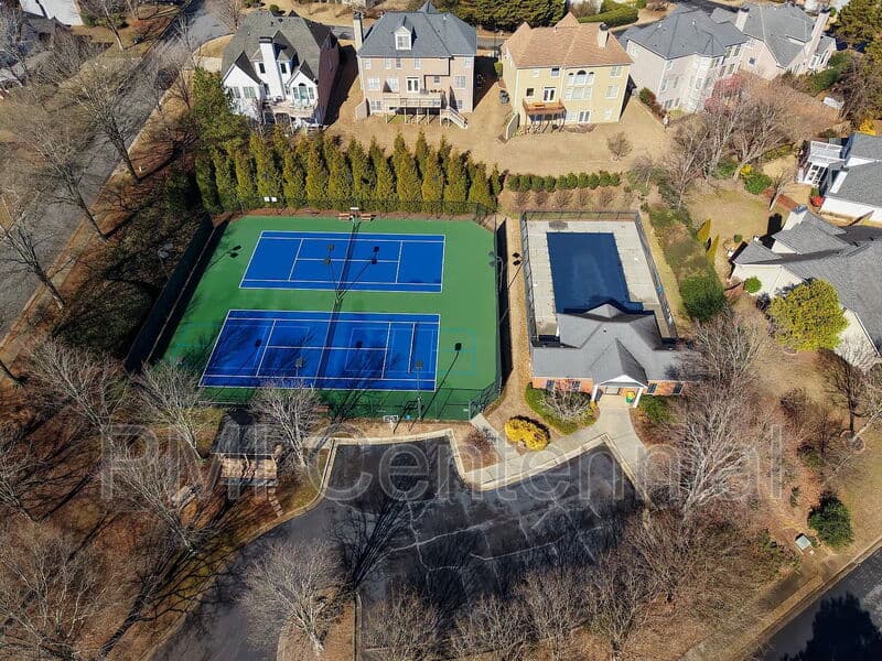 Alpharetta House: 120 Creekside Park Dr