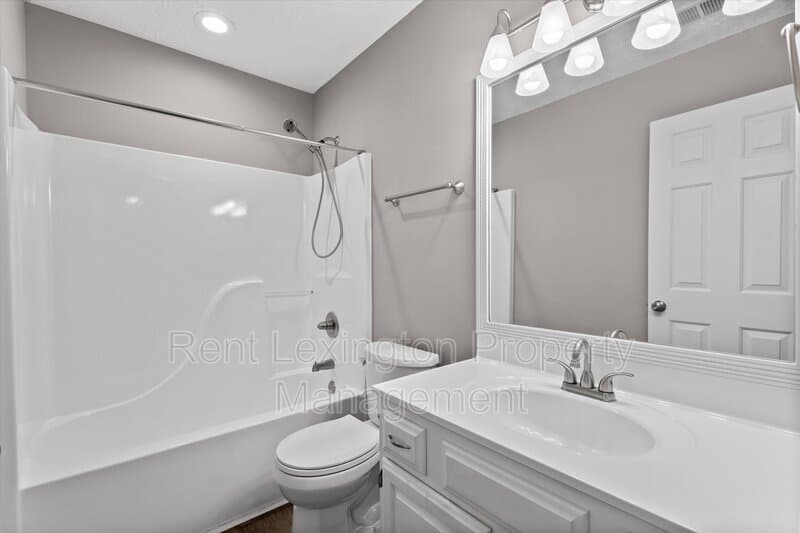 Lexington House: 3534 Cave Hill Place