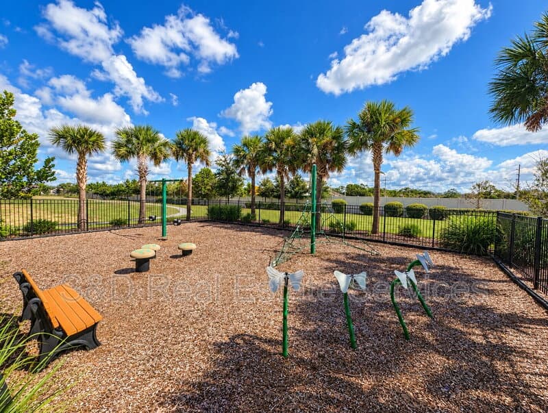 Haines City House: 148 Brinsmead Rd