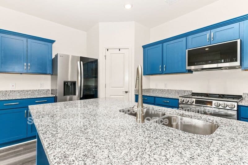 Summerville House: 484 Pender Woods Dr