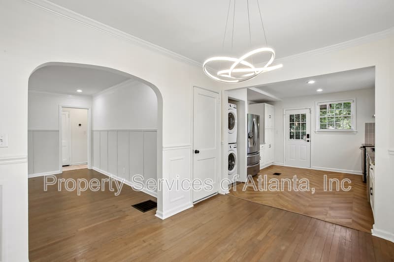 Atlanta House: 1649 Beecher St SW