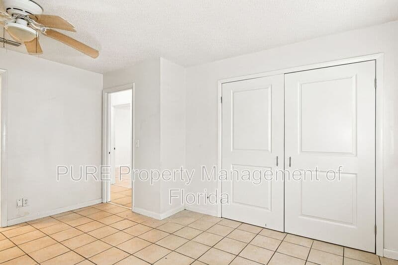 Ocala House: 5714 SE 4th Street