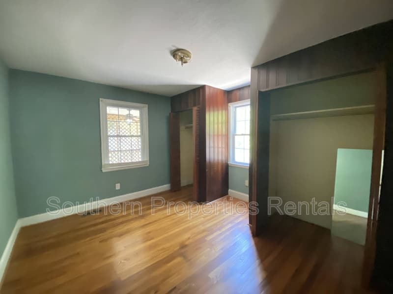 Fayetteville House: 807 Cape Fear Avenue