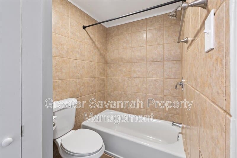 Savannah House: 705 West 47th Street