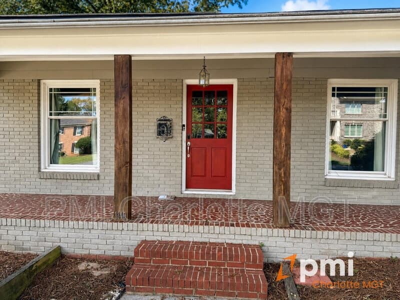 Charlotte House: 1140 Bevis Dr