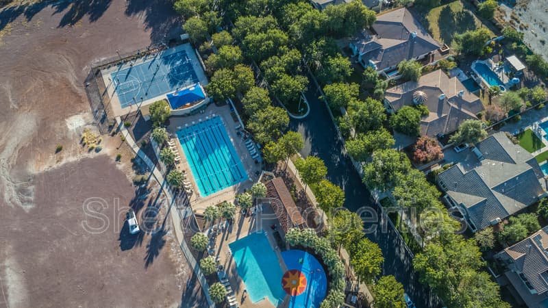 Buckeye House: 4301 N Golf Dr