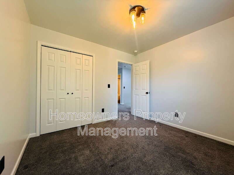Spring Lake House: 69 River Oak St.