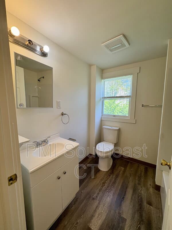 New London Condo: 7 Griswold Court