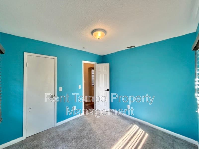 St. Petersburg House: 1635 40th Street South
