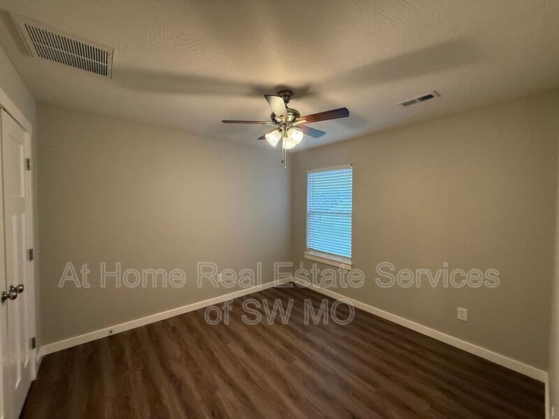 Ozark Condo: 900 S Rimes Ave