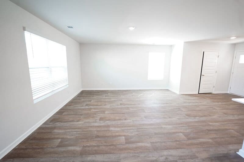 Savannah House: 112 Red Admiral Ln