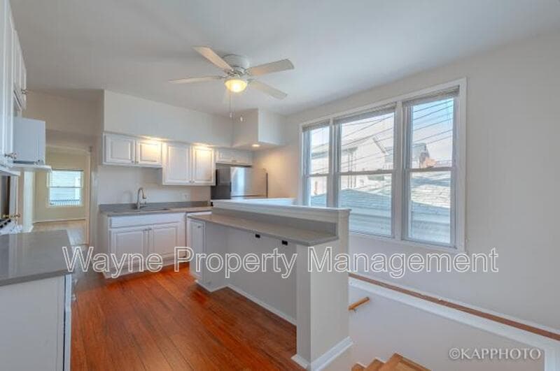 Chicago Condo: 1849 W Wellington Ave