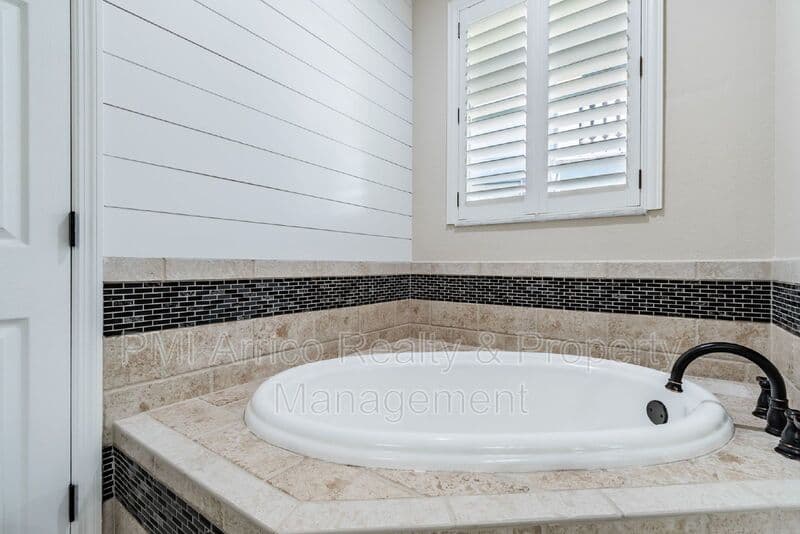 Apollo Beach House: 539 Treviso Dr