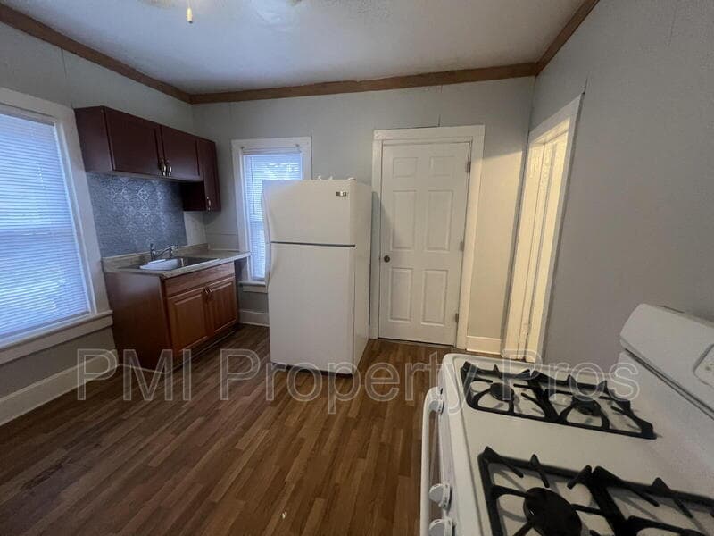 Milwaukee Condo: 2439A N Dr William Finlayson