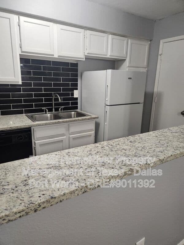 Irving Condo: 4004 W. Pioneer Dr.
