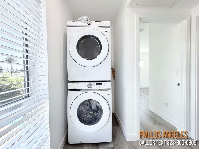 Los Angeles Condo: 1258 Leighton Avenue