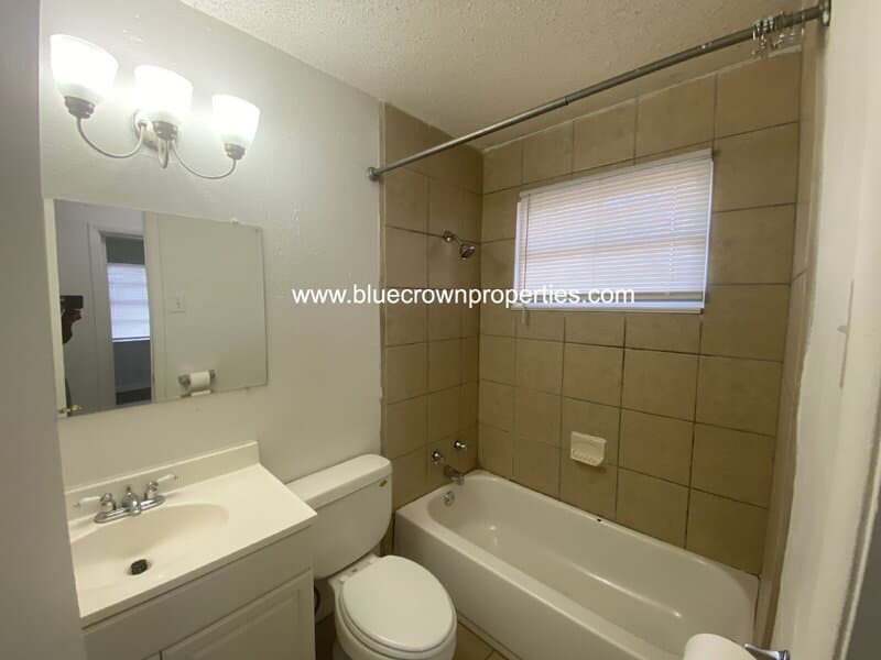 Mesquite House: 1701 Longview St