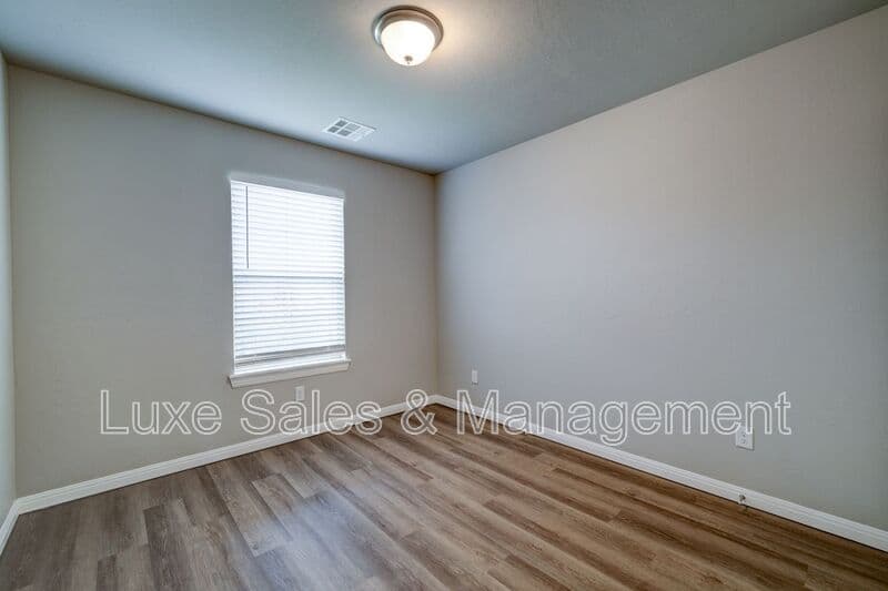Edmond House: 6259 NW 177th Circle