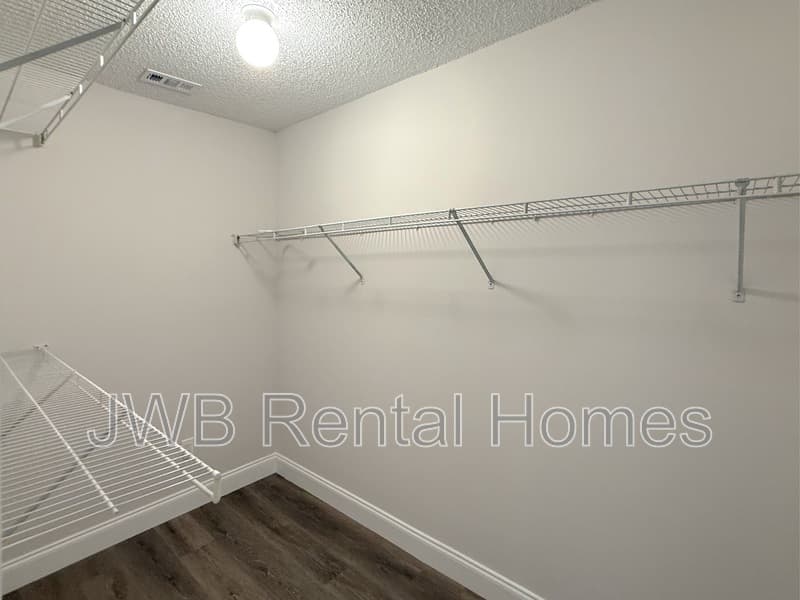 Saint Johns House: 557 Grand Parke Dr