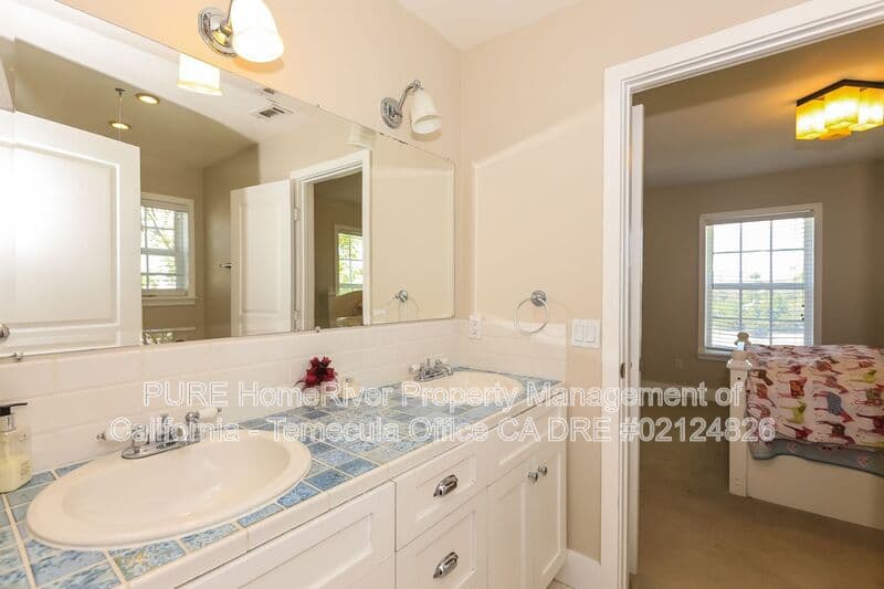 Murrieta House: 36475 Avenida La Cresta